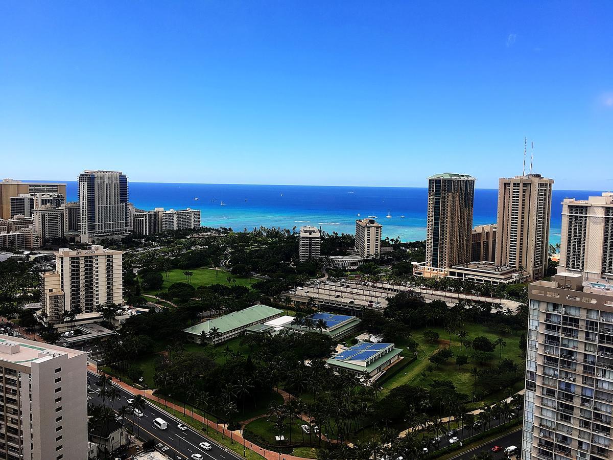 Апартаменты Hawaiian Monarch Penthouse 401 By Hawaii Ocean Club Гонолулу Экстерьер фото