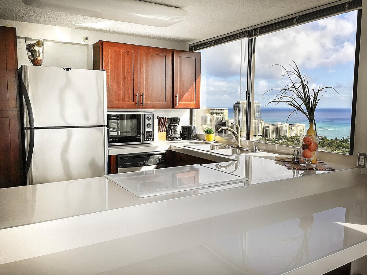 Апартаменты Hawaiian Monarch Penthouse 401 By Hawaii Ocean Club Гонолулу Экстерьер фото